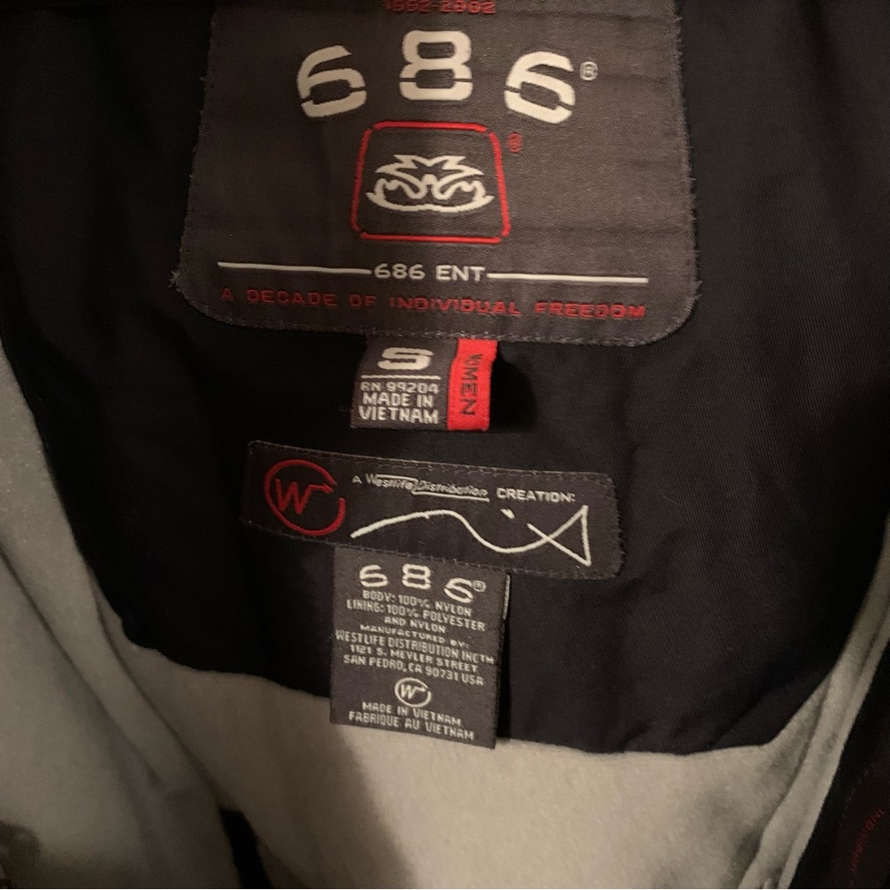 686 jacket - Picture 11 of 15